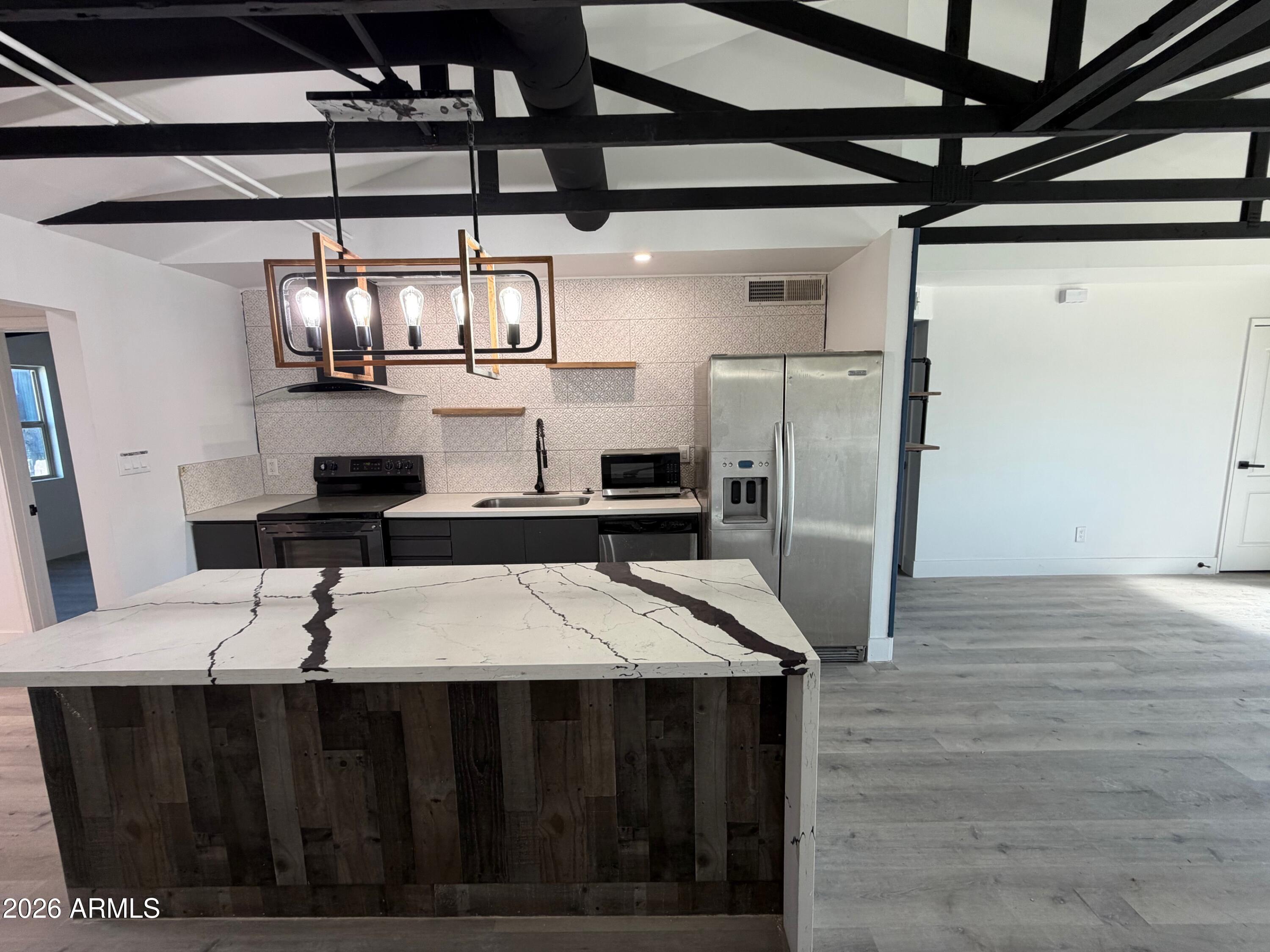 1346 East Almeria Road Phoenix, AZ 85006 - Photo 5 of 11 IMG_2212