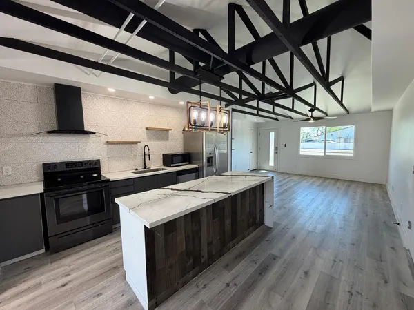 $3,000 | 1346 East Almeria Road, Phoenix, AZ 85006