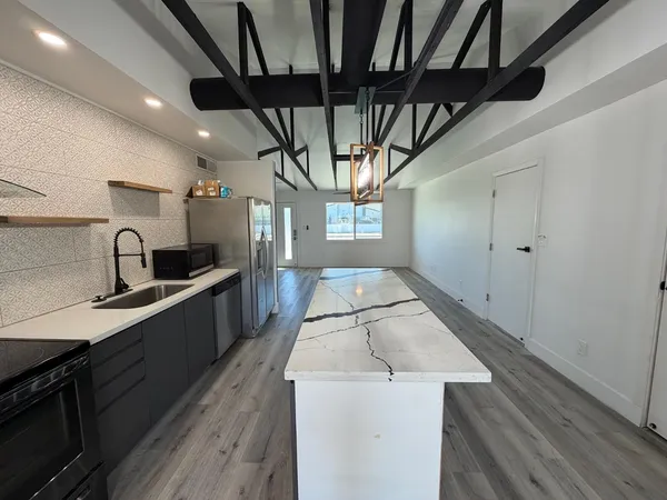 $3,000 | 1346 East Almeria Road, Phoenix, AZ 85006