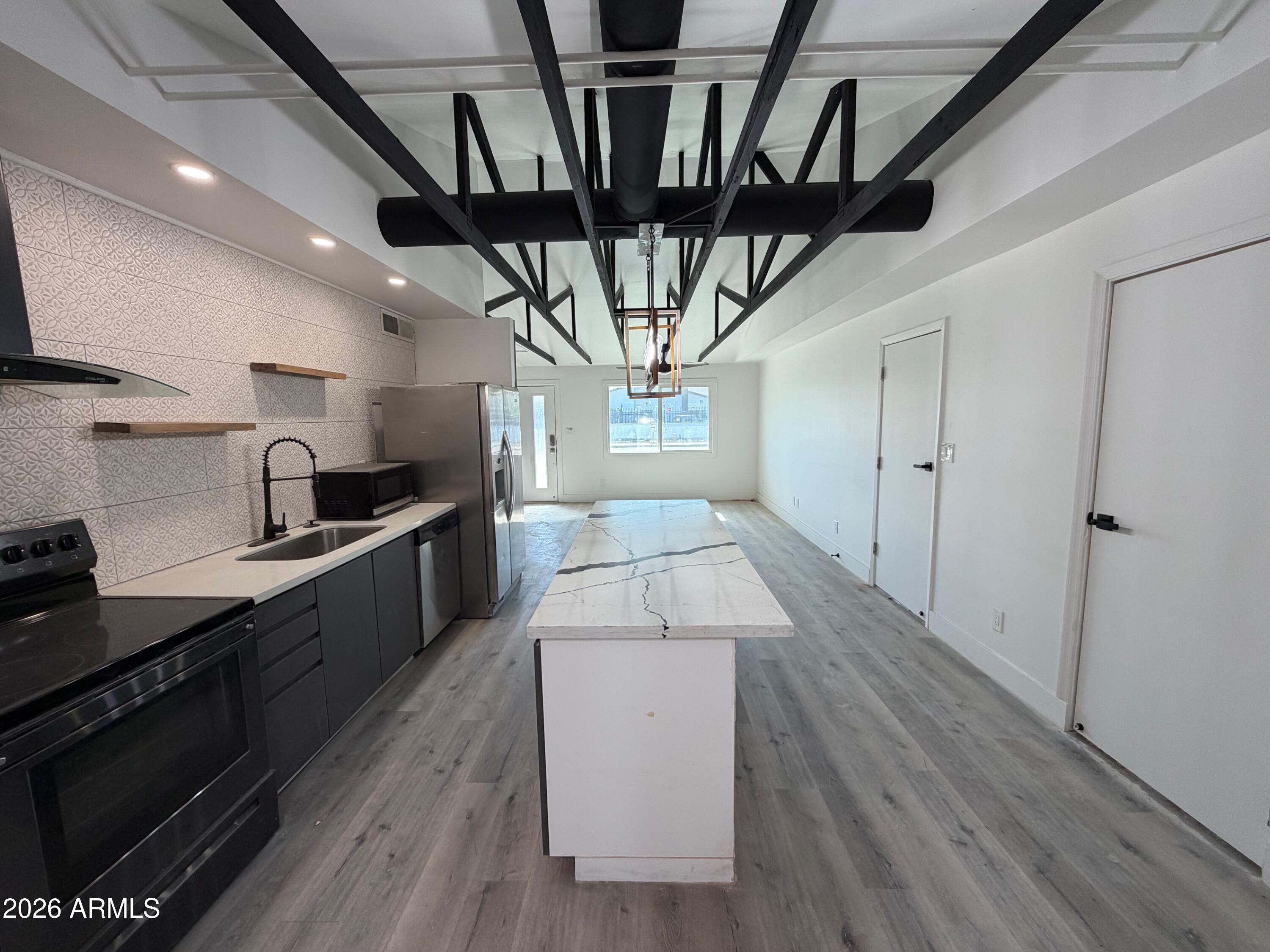 1346 East Almeria Road Phoenix, AZ 85006 - Photo 7 of 11 IMG_2214