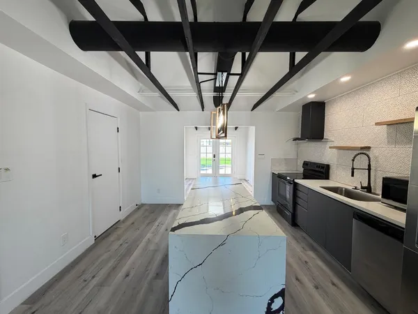 $3,000 | 1346 East Almeria Road, Phoenix, AZ 85006