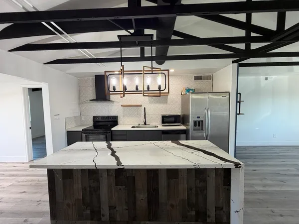 $3,000 | 1346 East Almeria Road, Phoenix, AZ 85006