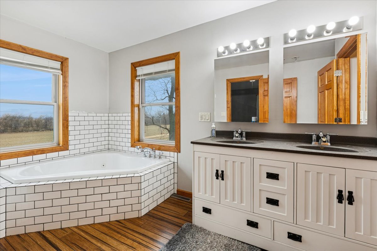 3326 Hayes Road Steward, IL 60553 - Photo 13 of 22 a bathroom with a sink and a bathtub