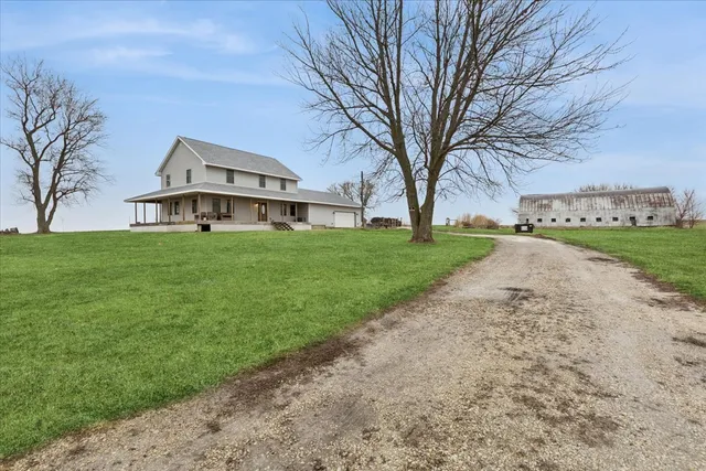 $309,900 | 3326 Hayes Road, Steward, IL 60553