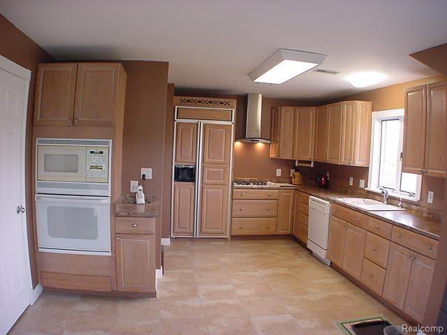 15319 Imlay City Road Capac, MI 48014 - Photo 3 of 11 Imlay City Kitchen