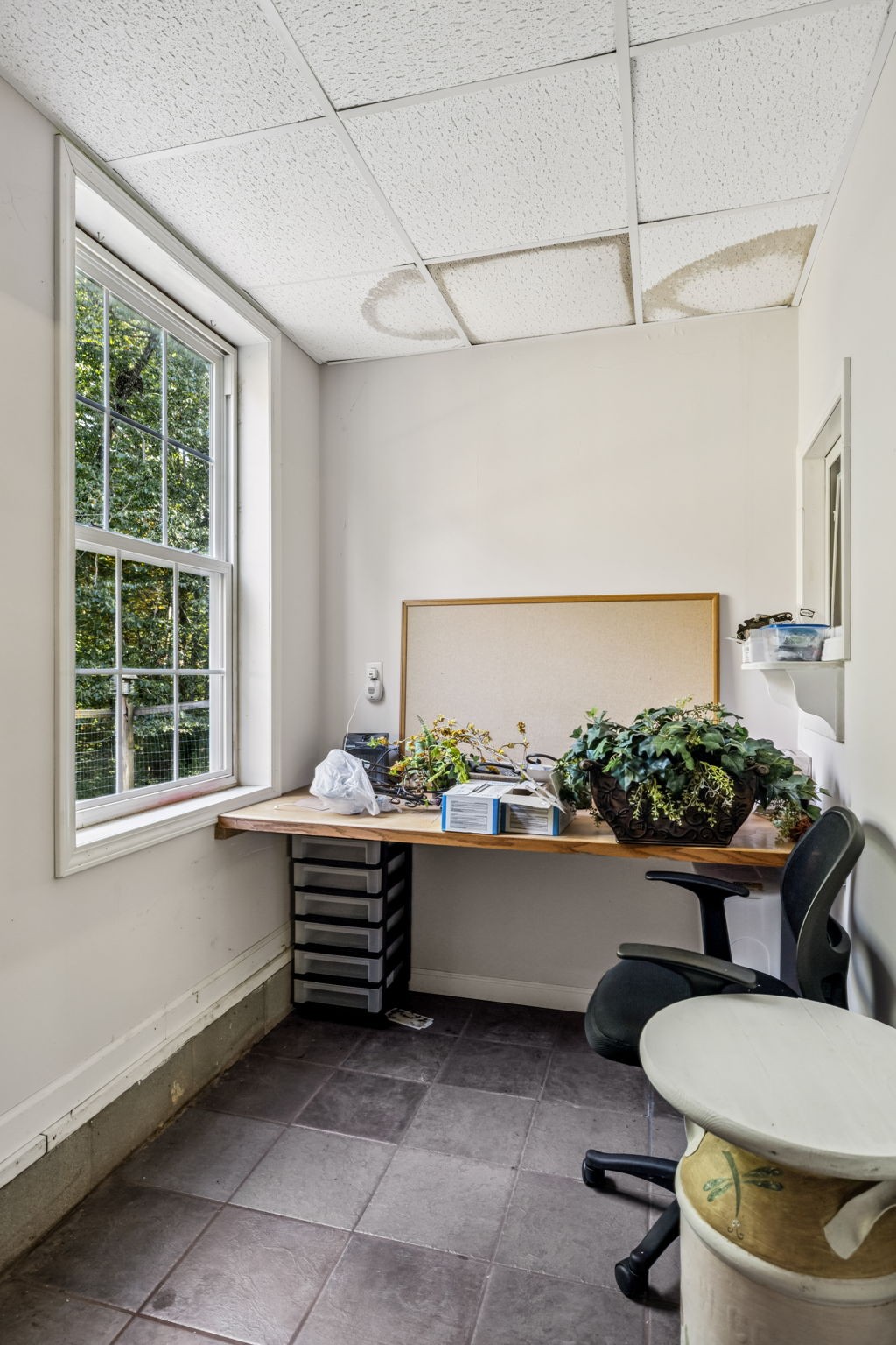 7608 Aubrey Ridge Court Fairview, TN 37062 - Photo 28 of 32 a room with furniture and window