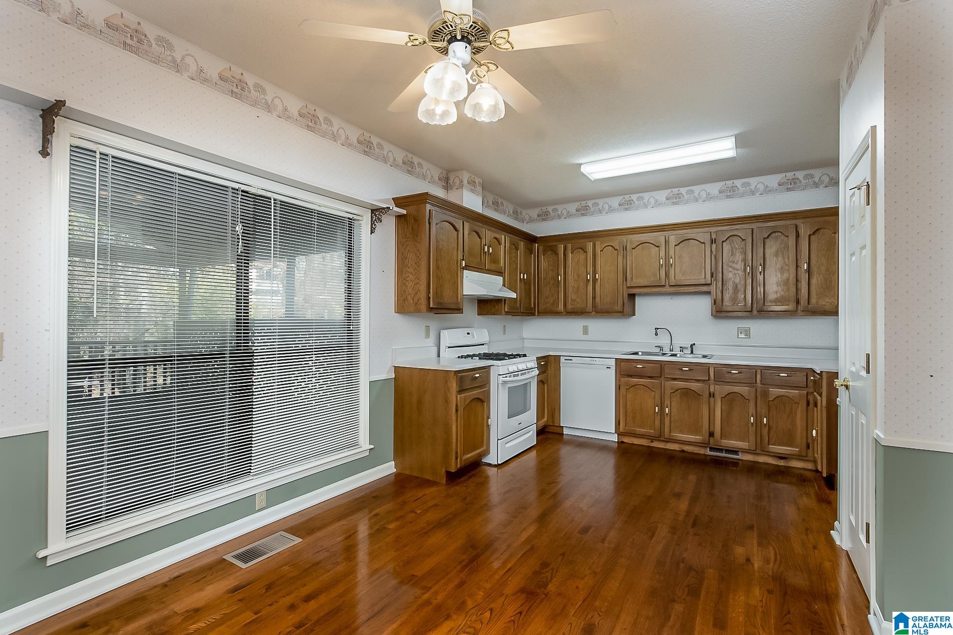 2716 Inland Street Northport, AL 35473 - Photo 10 of 38