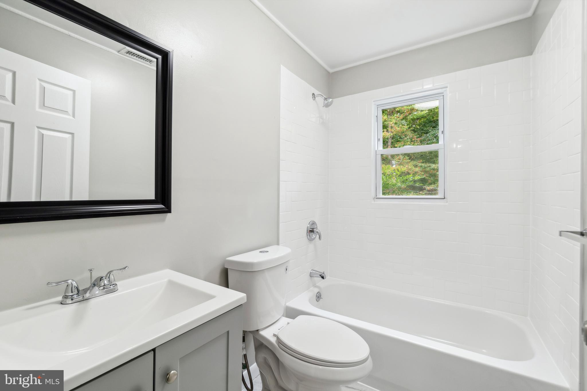 1901 Castleton Road Darlington, MD 21034 - Photo 21 of 38 Hall bath