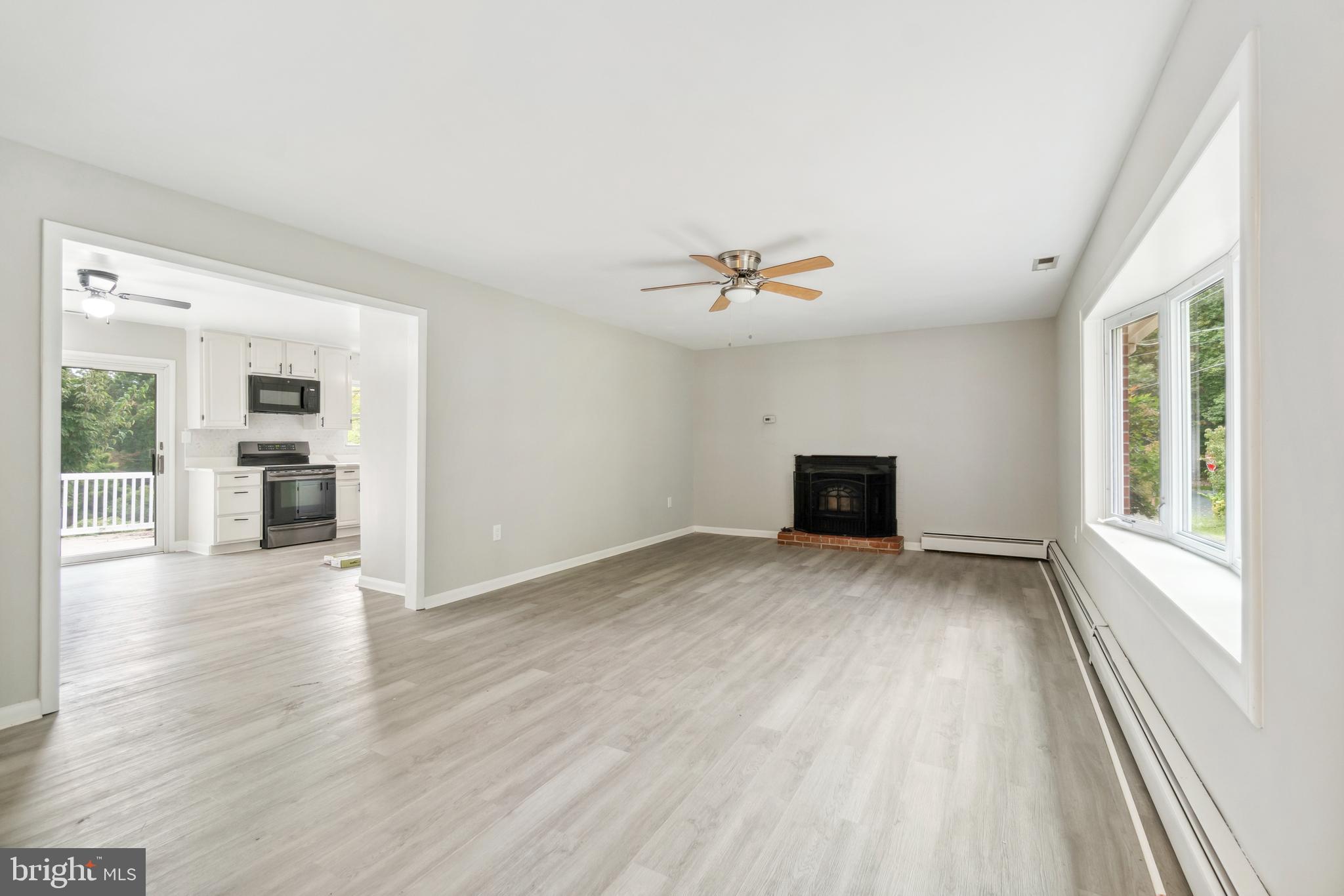 1901 Castleton Road Darlington, MD 21034 - Photo 6 of 38 Living room
