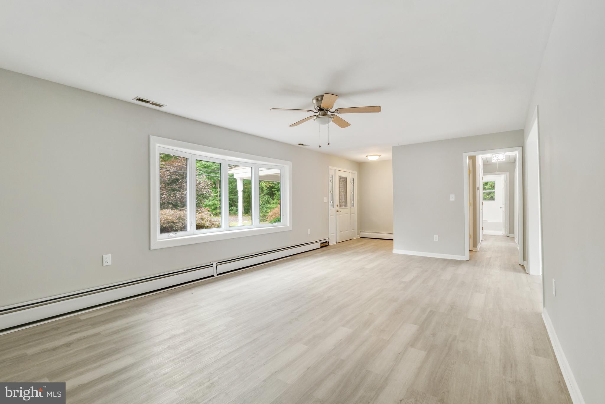 1901 Castleton Road Darlington, MD 21034 - Photo 7 of 38 Living room