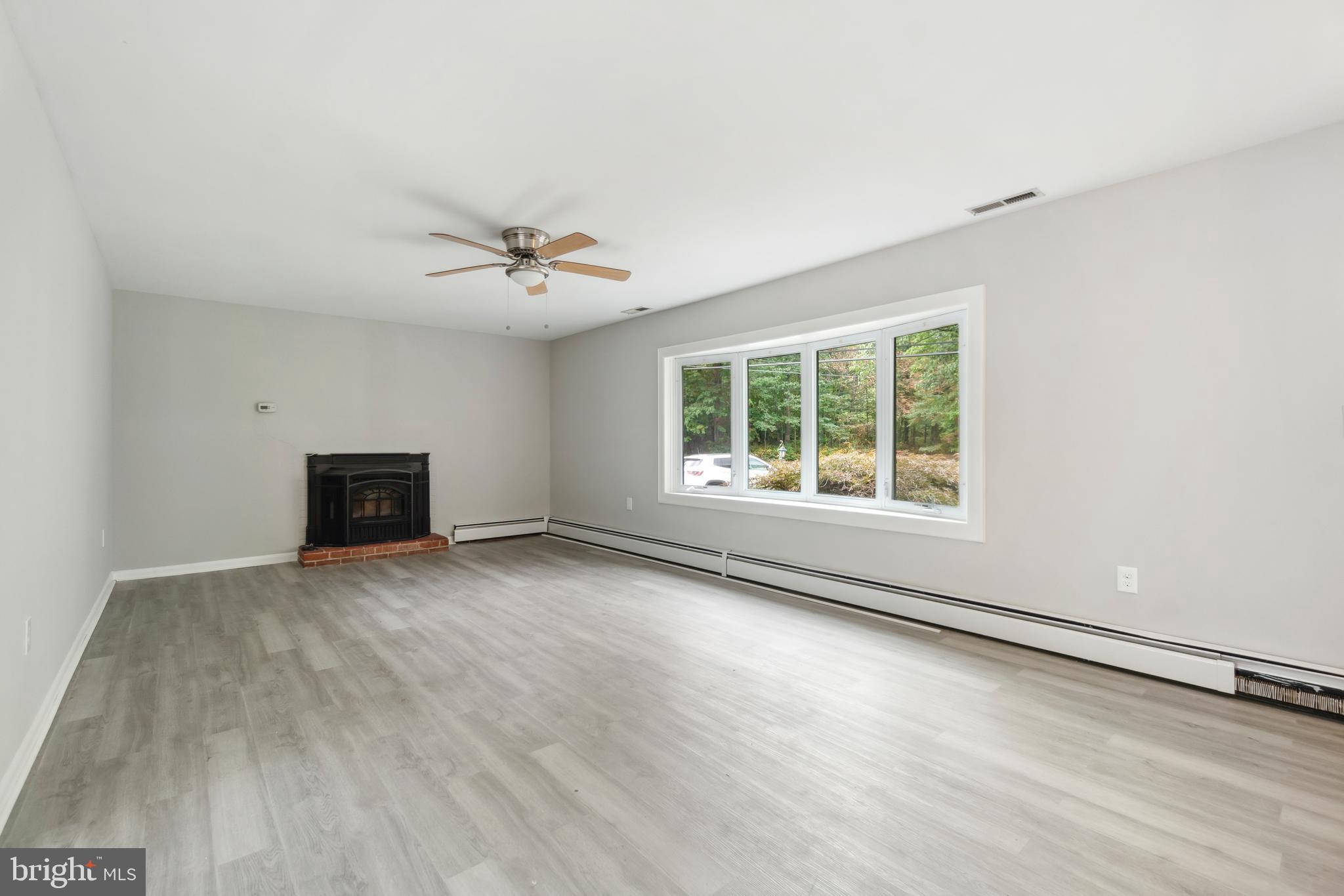 1901 Castleton Road Darlington, MD 21034 - Photo 8 of 38 Living room