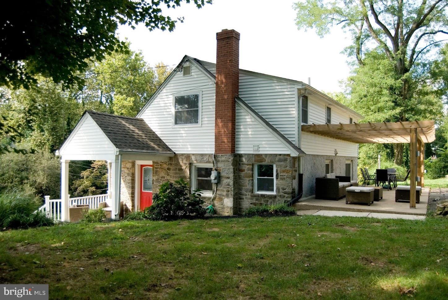 406 Private Road Woodlyn, PA 19094 - Photo 1 of 19 Front View