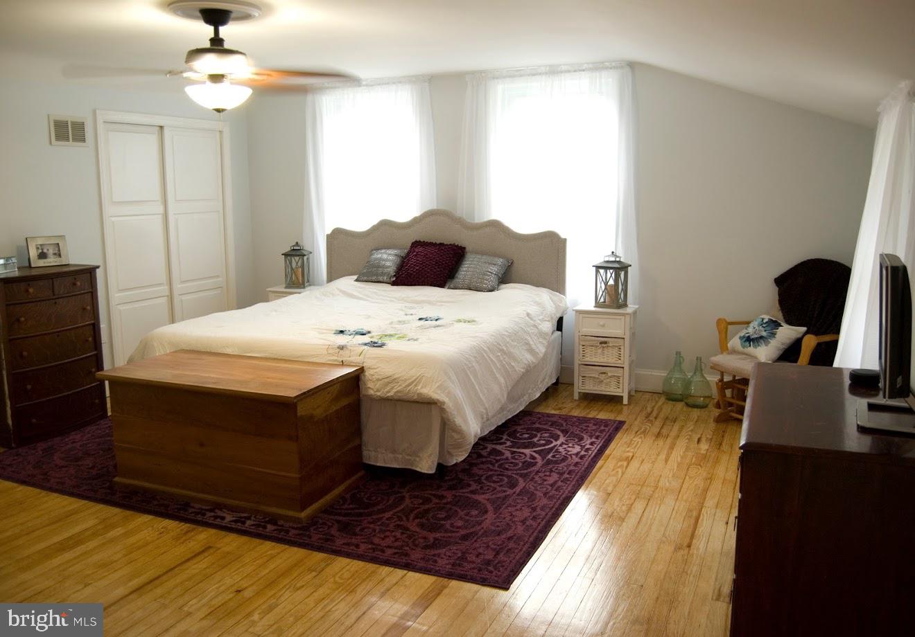 406 Private Road Woodlyn, PA 19094 - Photo 10 of 19 Master Bedroom