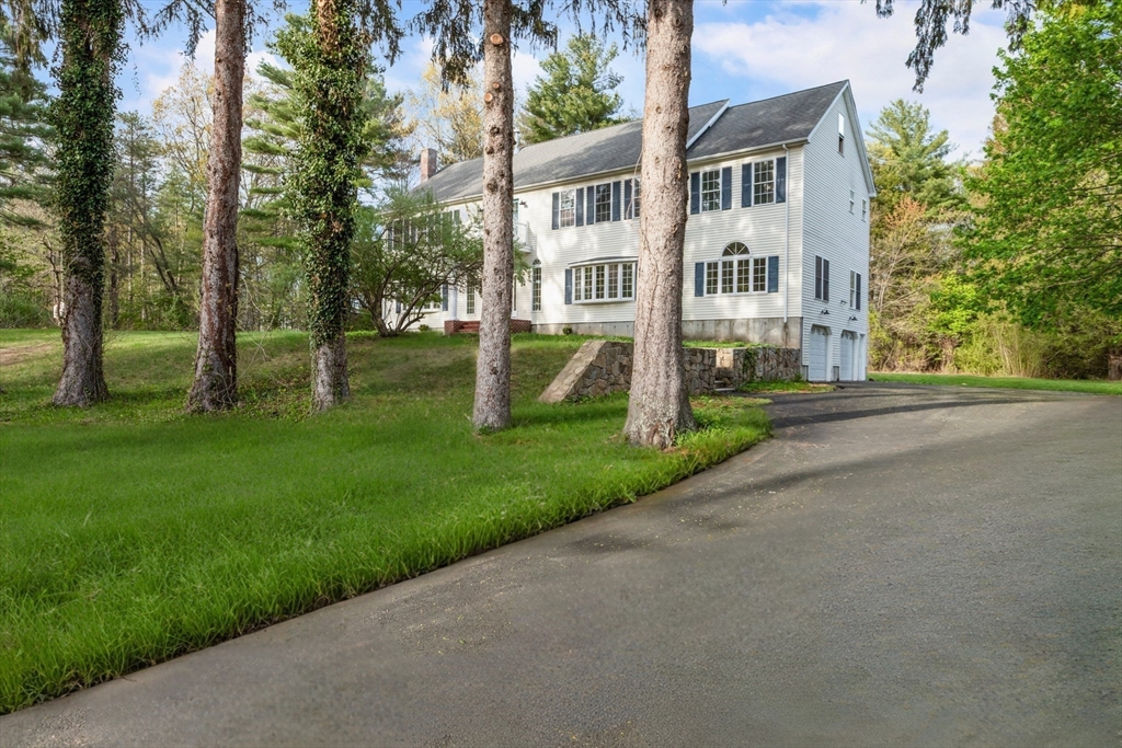 24 Bates Street Mendon, MA 01756 - Photo 2 of 39