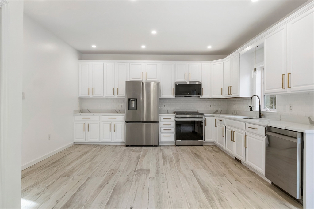 24 Bates Street Mendon, MA 01756 - Photo 8 of 39