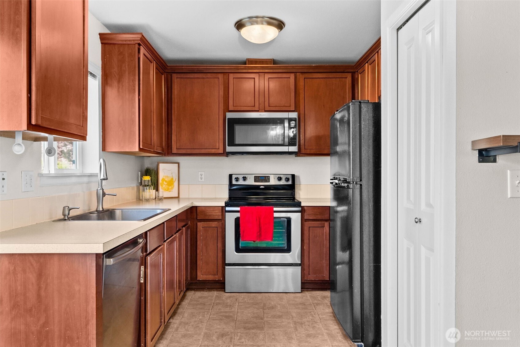 4308 Roxanna Loop Southeast Lacey, WA 98503 - Photo 6 of 14