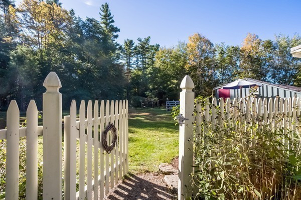 392 North Avenue Rochester, MA 02770 - Photo 4 of 18