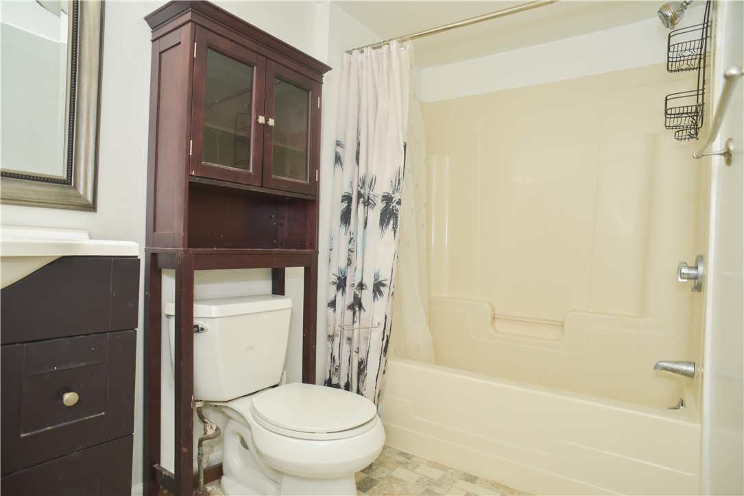 19 Riverside Avenue Johnston, RI 02919 - Photo 8 of 26 Gallery Image 8