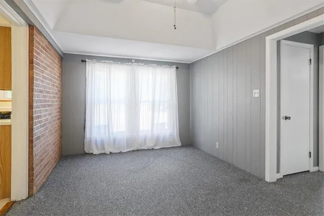 $359,999 | 7000 Northwest Waukomis Drive, Kansas City, MO 64151