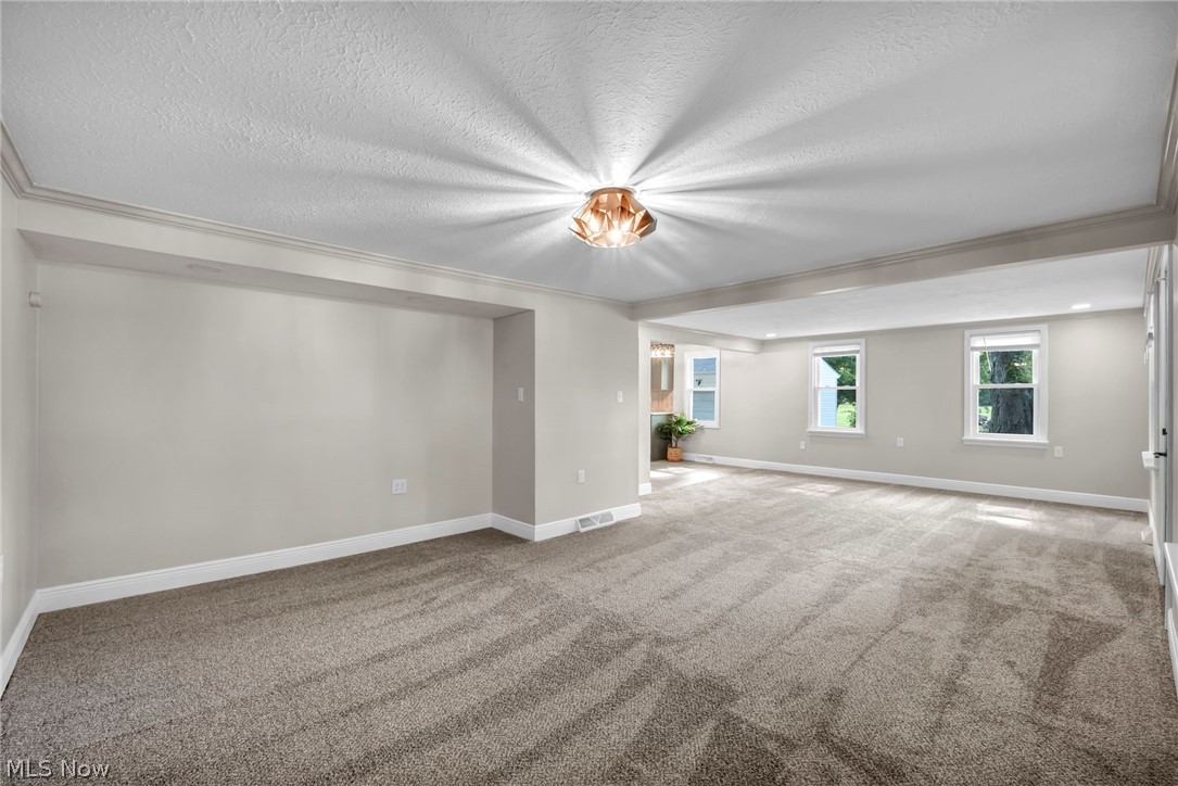 2721 East River Road Newton Falls, OH 44444 - Photo 7 of 44