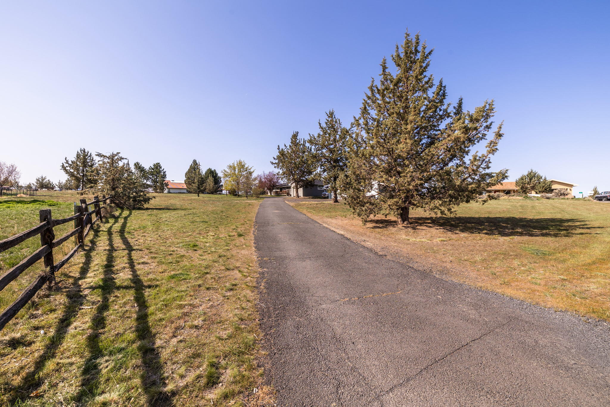 161 Southwest Cascade Lane Madras, OR 97741 - Photo 26 of 53 2022_04_24_161_se_cascade_lane_madras-55