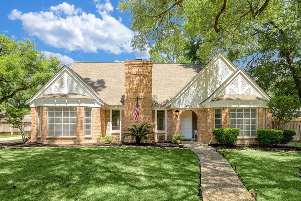$2,350 | 5714 Spanish Oak Drive, Houston, TX 77066
