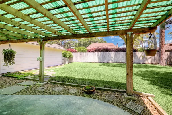 $2,350 | 5714 Spanish Oak Drive, Houston, TX 77066