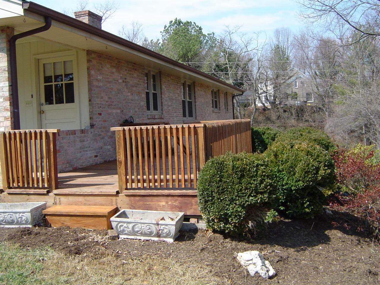 4649 Rosecrest Road Roanoke, VA 24018 - Photo 4 of 24 a view of a back yard of the house