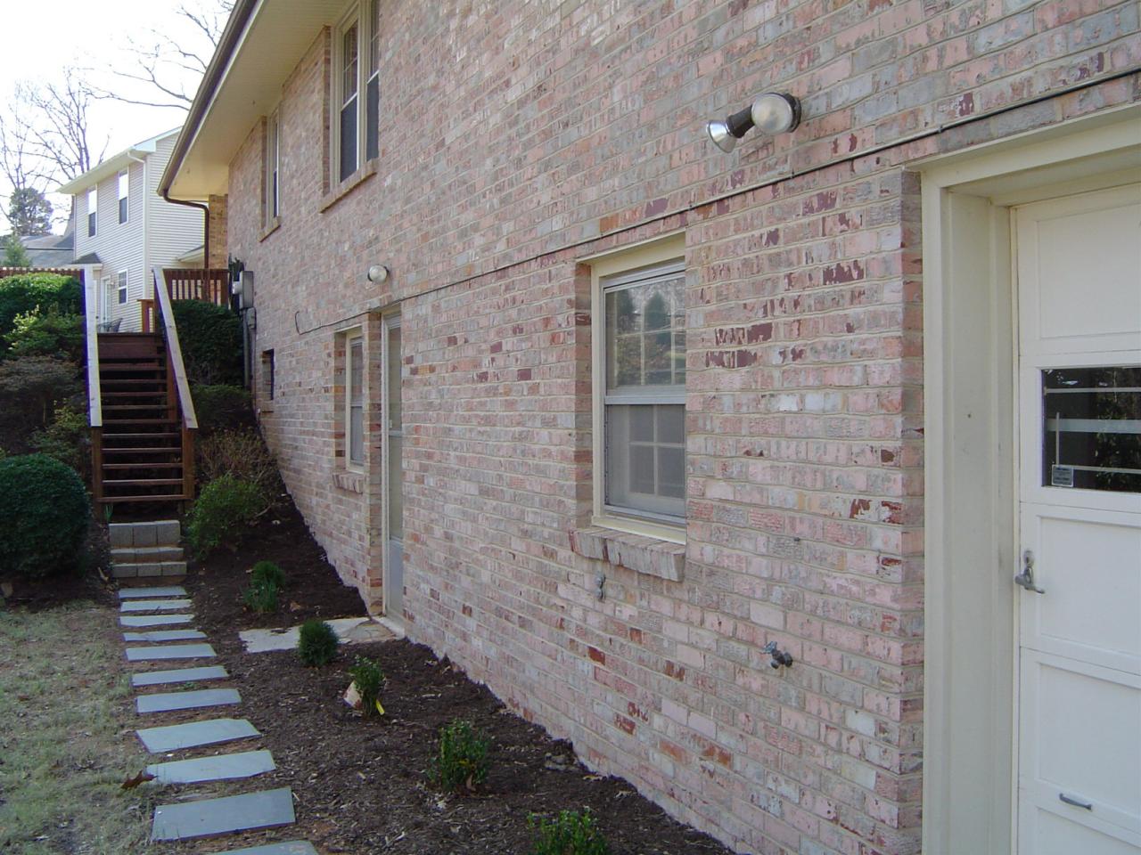 4649 Rosecrest Road Roanoke, VA 24018 - Photo 7 of 24 a view of a pathway both side of building