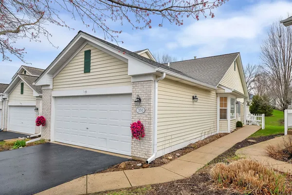$375,000 | 350 Normandie Drive, Sugar Grove, IL 60554