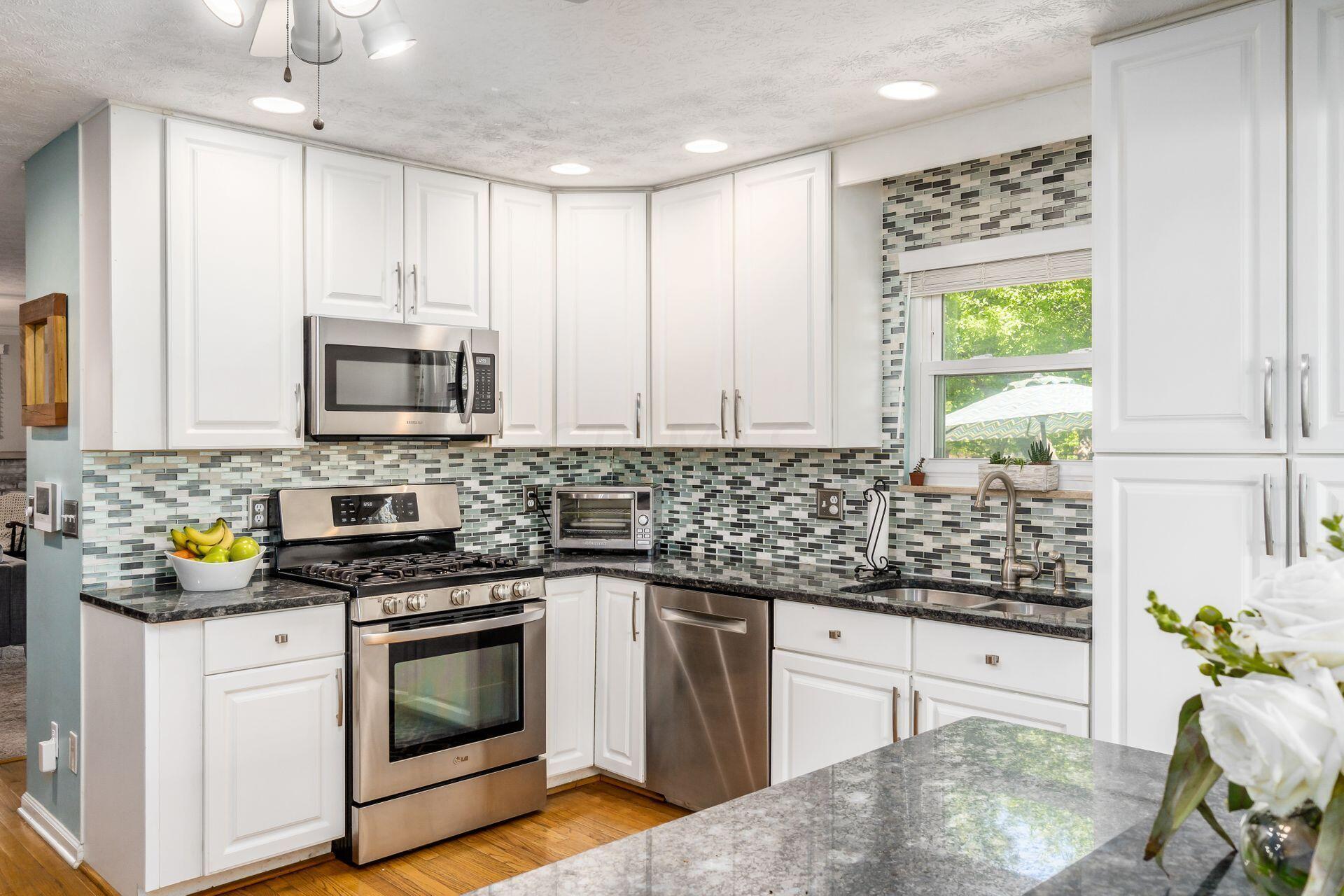 1480 Windham Road Columbus, OH 43220 - Photo 23 of 79 Kitchen