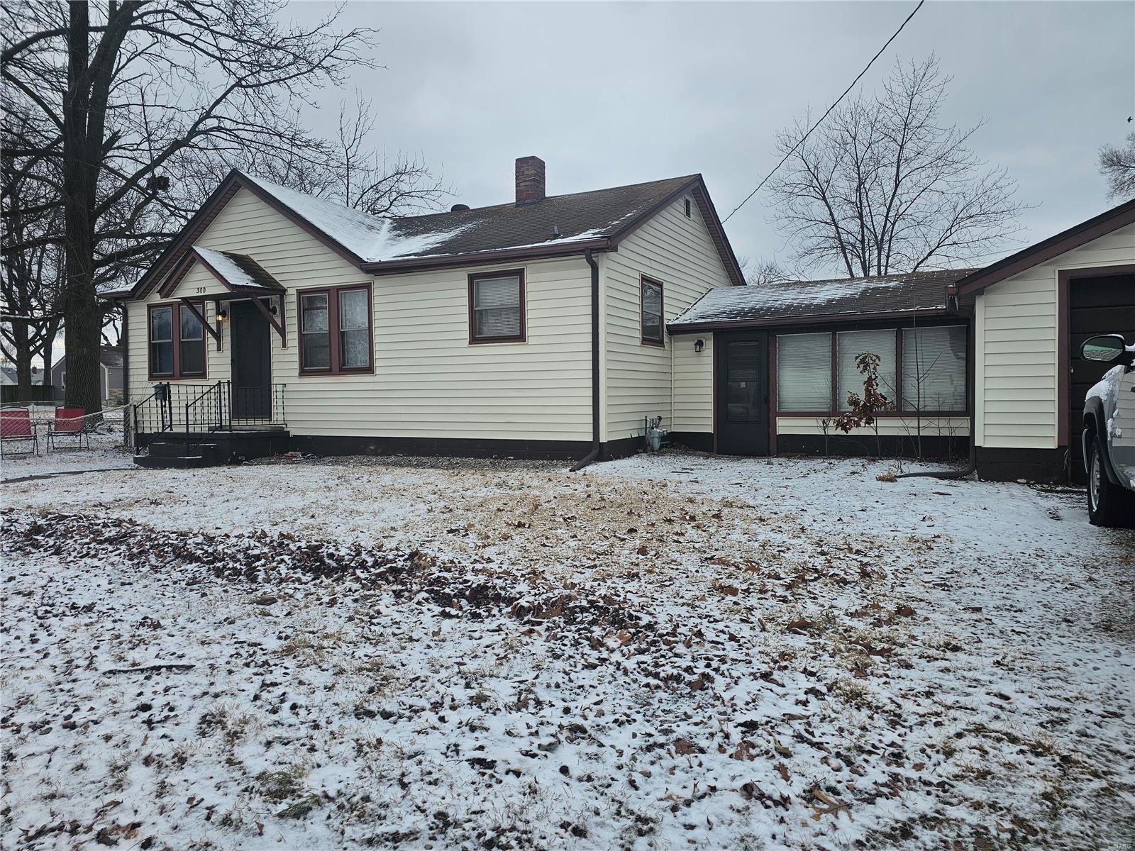 300 Clark Street Roxana, IL 62084 - Photo 3 of 15