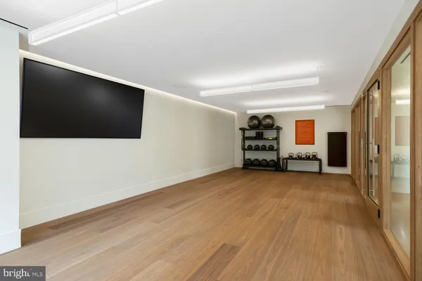 $2,390 | 244 19th Court South, Unit 407, Arlington, VA 22202