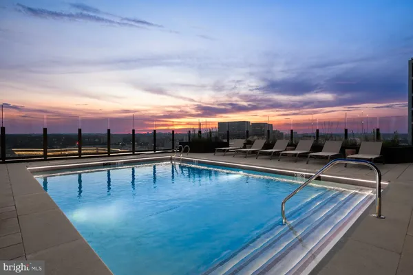 $2,390 | 244 19th Court South, Unit 407, Arlington, VA 22202
