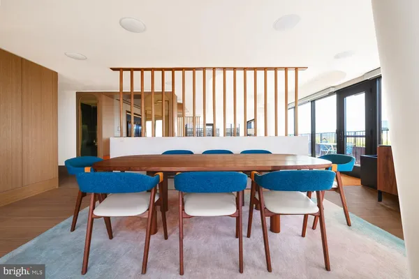 $2,390 | 244 19th Court South, Unit 407, Arlington, VA 22202