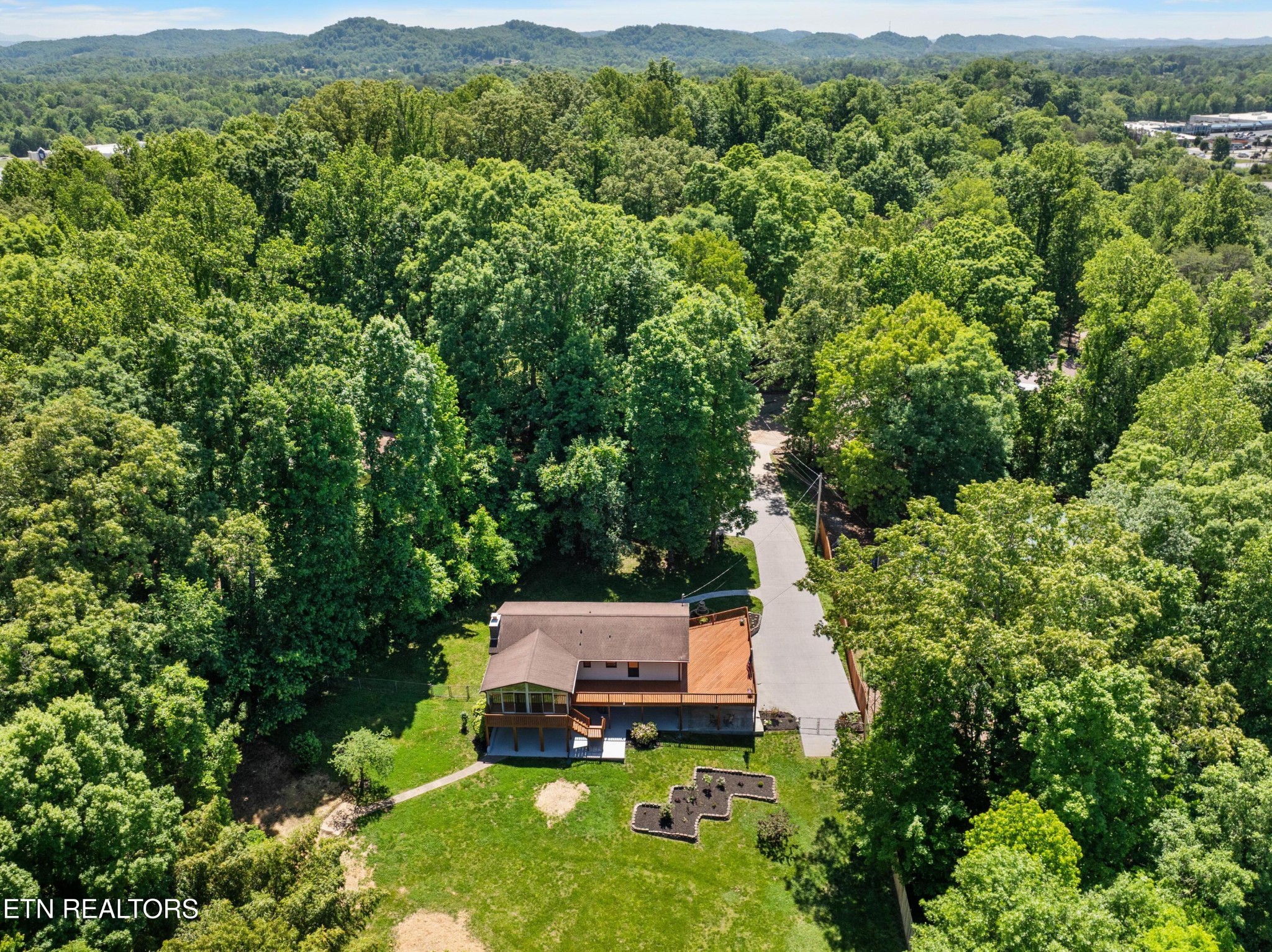 235 South Ridge Road Knoxville, TN 37920 - Photo 32 of 35
