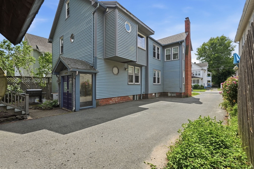 17-19 Howes Street Springfield, MA 01118 - Photo 34 of 42