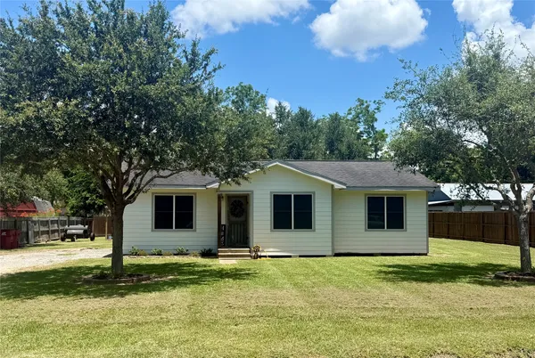 $185,000 | 444 Ave C, Blessing, TX 77419