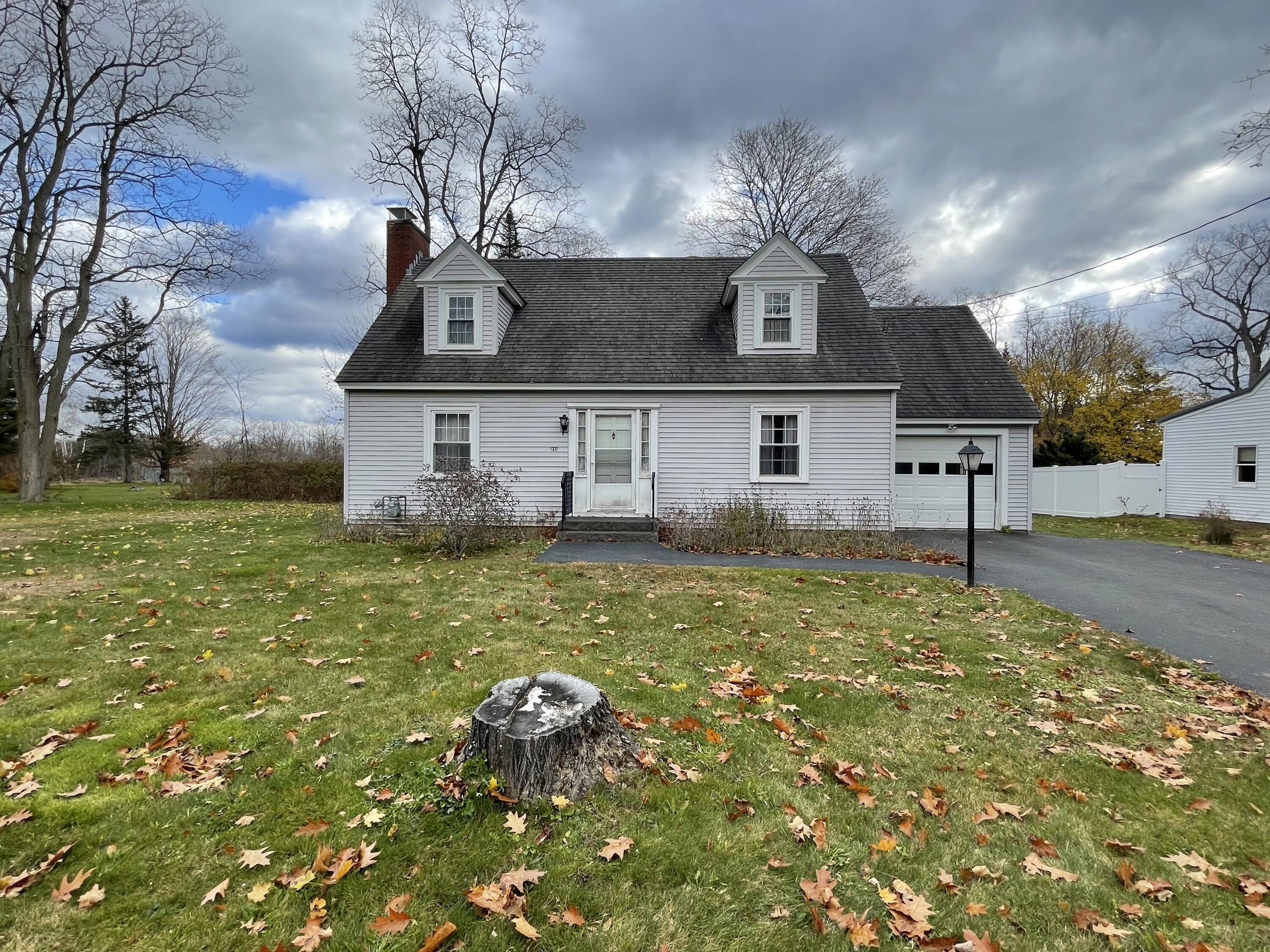 1331 State Street Bangor, ME 04401 - Photo 6 of 37 C76E81D5-4EC4-4486-B0E2-531EB574F8E0