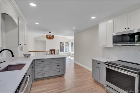 $1,475,000 | 19 Millford Drive, Locust Valley, NY 11560