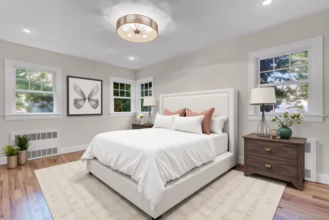 $1,475,000 | 19 Millford Drive, Locust Valley, NY 11560