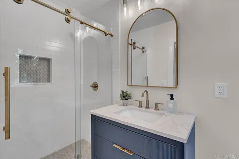 $1,475,000 | 19 Millford Drive, Locust Valley, NY 11560