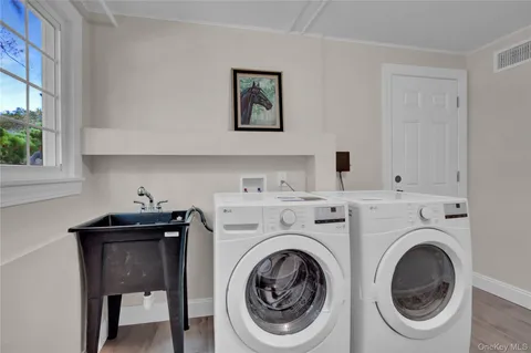 $1,475,000 | 19 Millford Drive, Locust Valley, NY 11560