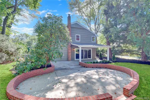 $1,475,000 | 19 Millford Drive, Locust Valley, NY 11560