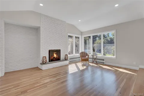 $1,475,000 | 19 Millford Drive, Locust Valley, NY 11560