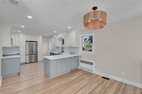 $1,475,000 | 19 Millford Drive, Locust Valley, NY 11560