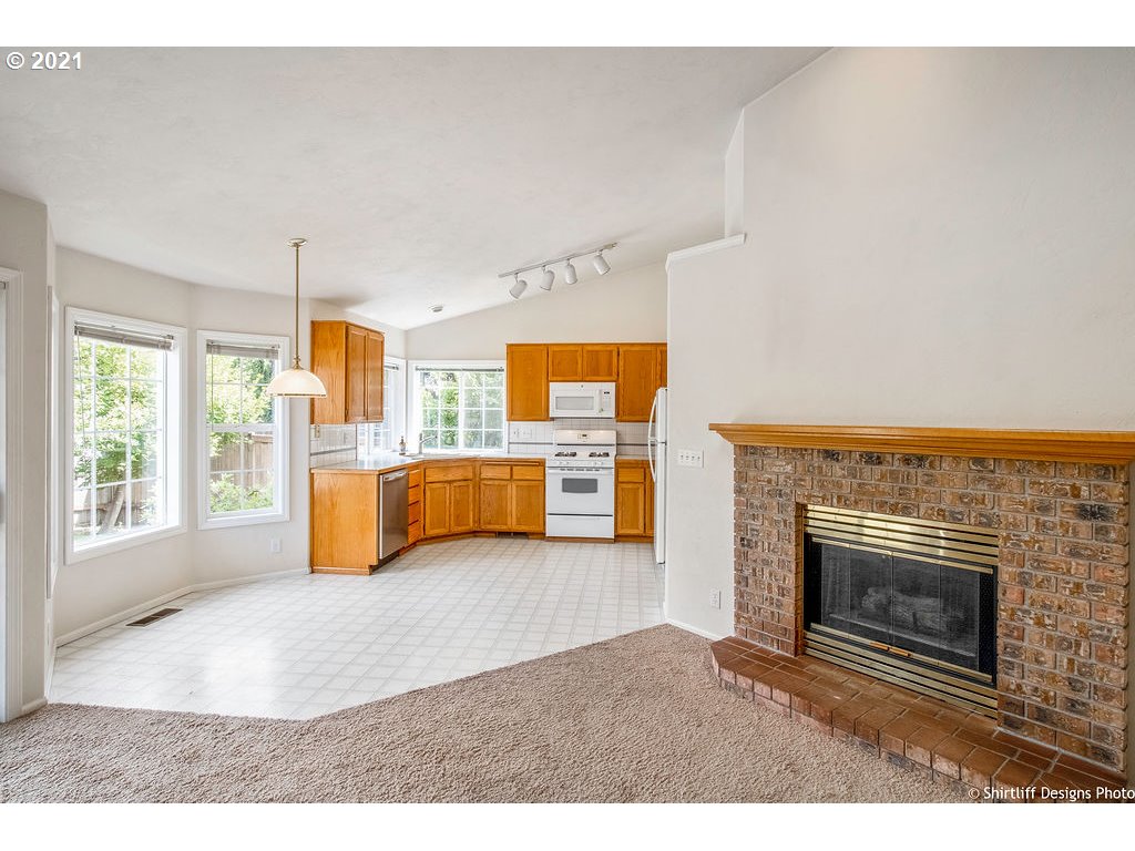 806 Diamond Street Springfield, OR 97477 - Photo 13 of 31