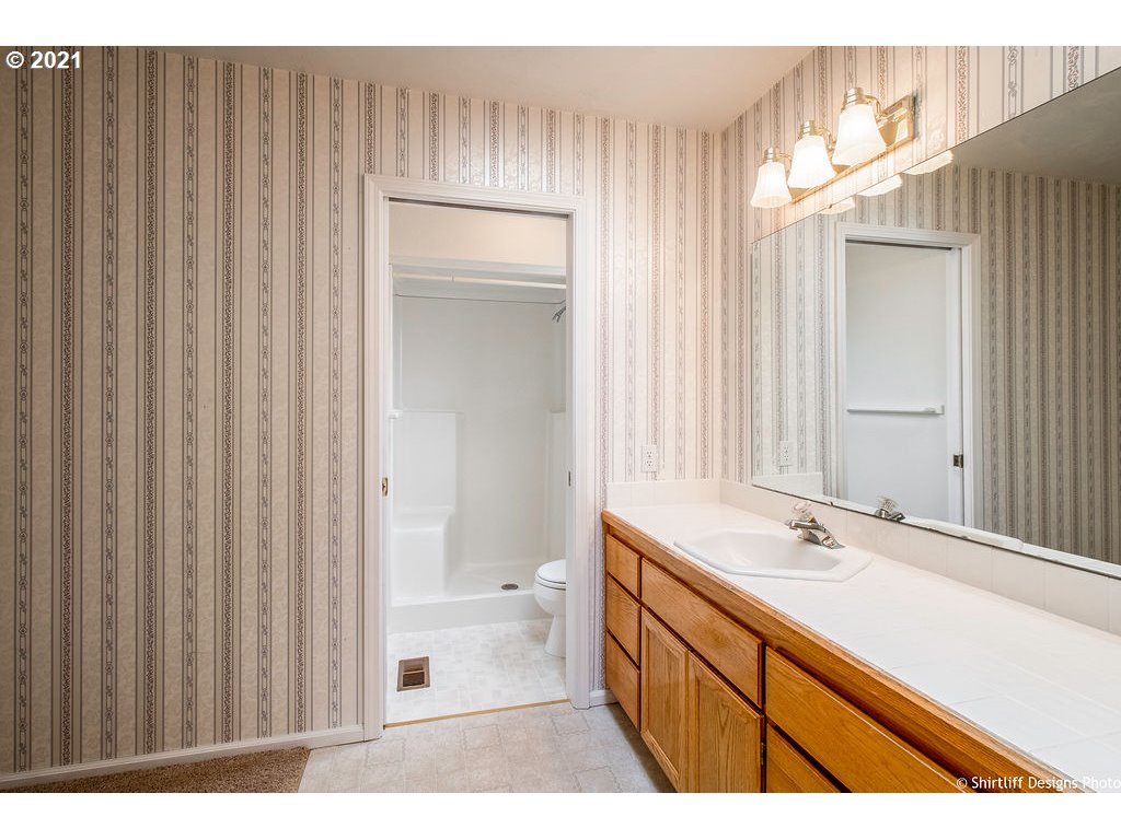 806 Diamond Street Springfield, OR 97477 - Photo 23 of 31