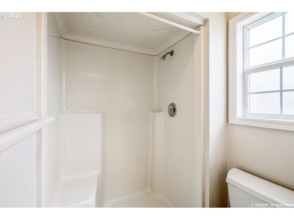 806 Diamond Street Springfield, OR 97477 - Photo 24 of 31