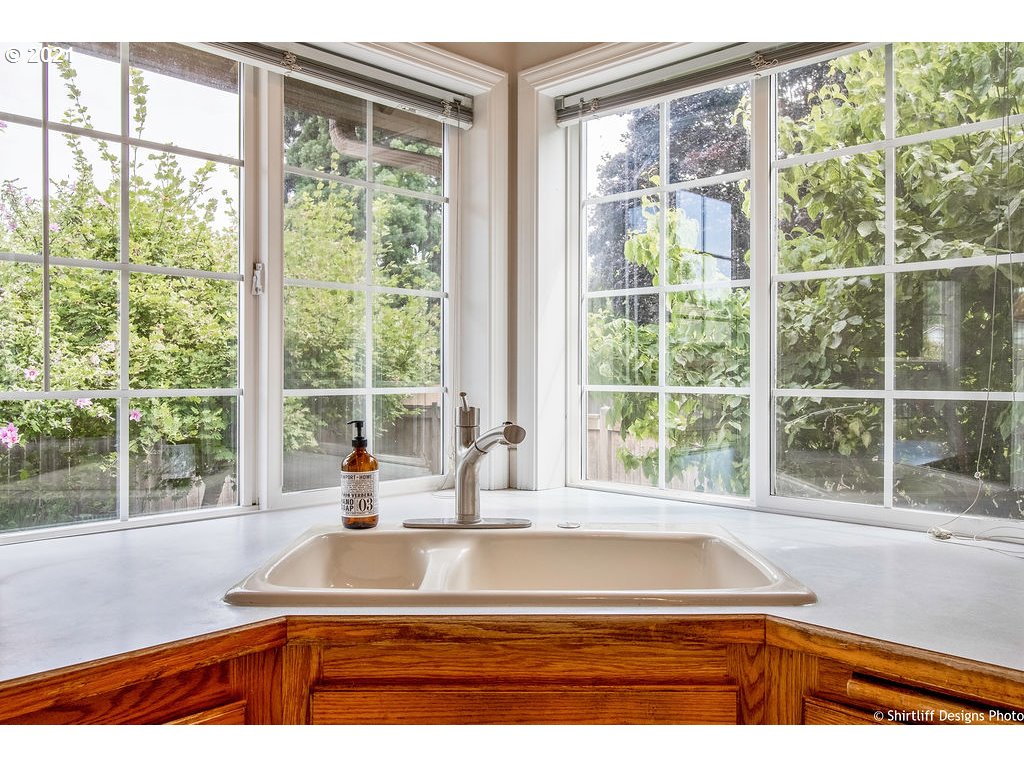 806 Diamond Street Springfield, OR 97477 - Photo 9 of 31